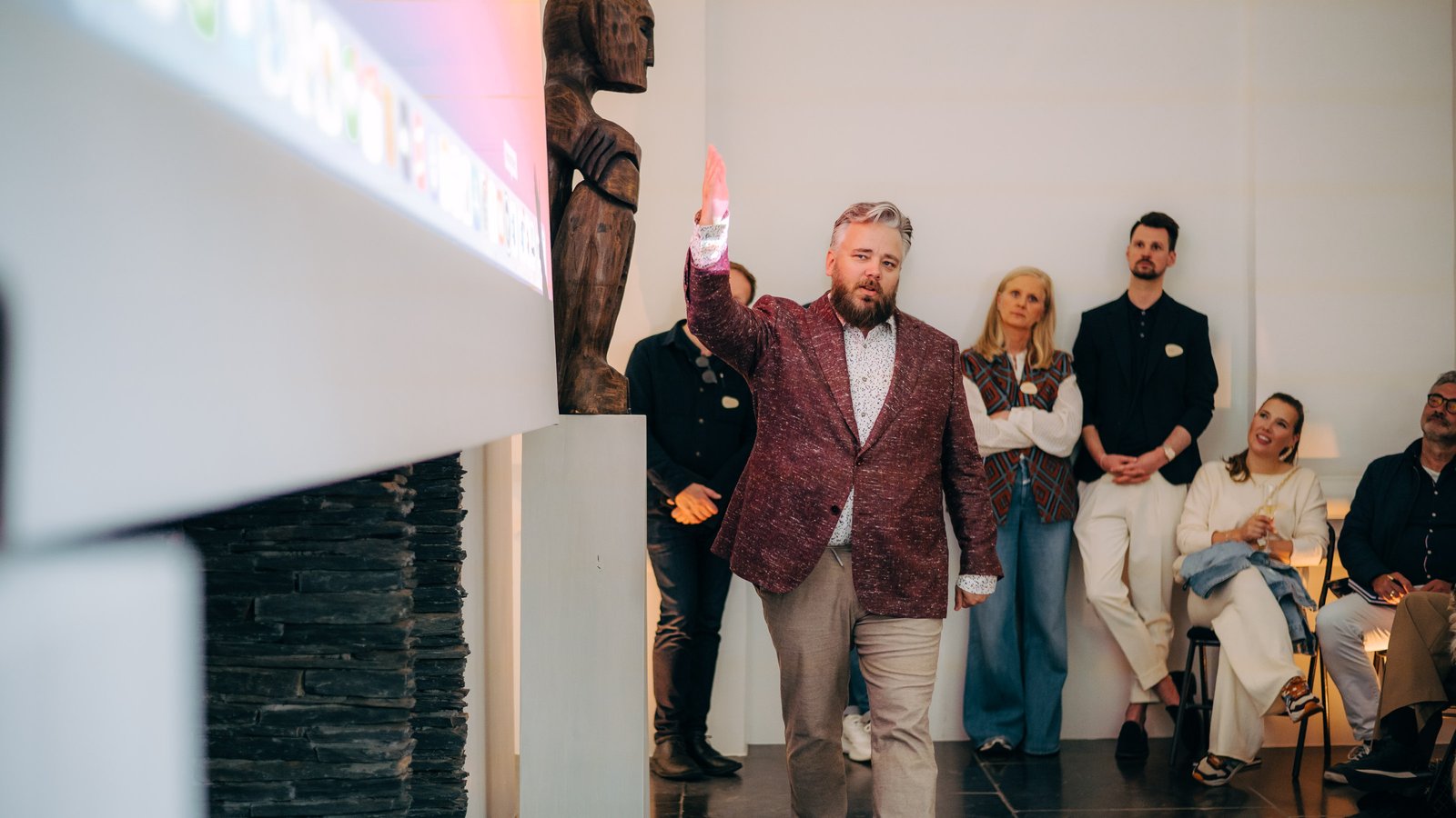 Live-EEG-Demonstration bei einem ClickTok-Event über TikTok-Kampagnen und das Gehirn
